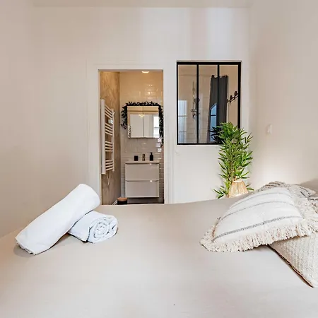 Le Petit Balcon De Verdun - Charme Francais, Central, Balcon, Equipe 카르카손