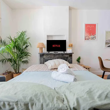 Le Petit Balcon De Verdun - Charme Francais, Central, Balcon, Equipe 아파트 카르카손