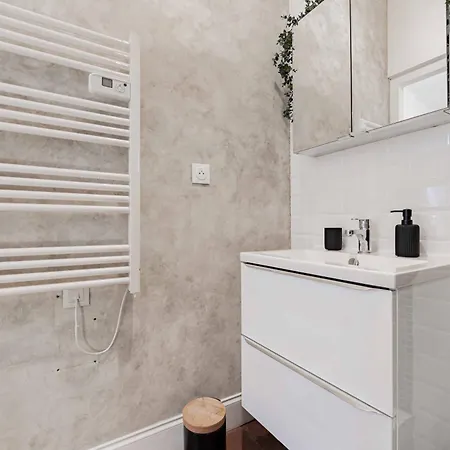 Le Petit Balcon De Verdun - Charme Francais, Central, Balcon, Equipe 아파트 *